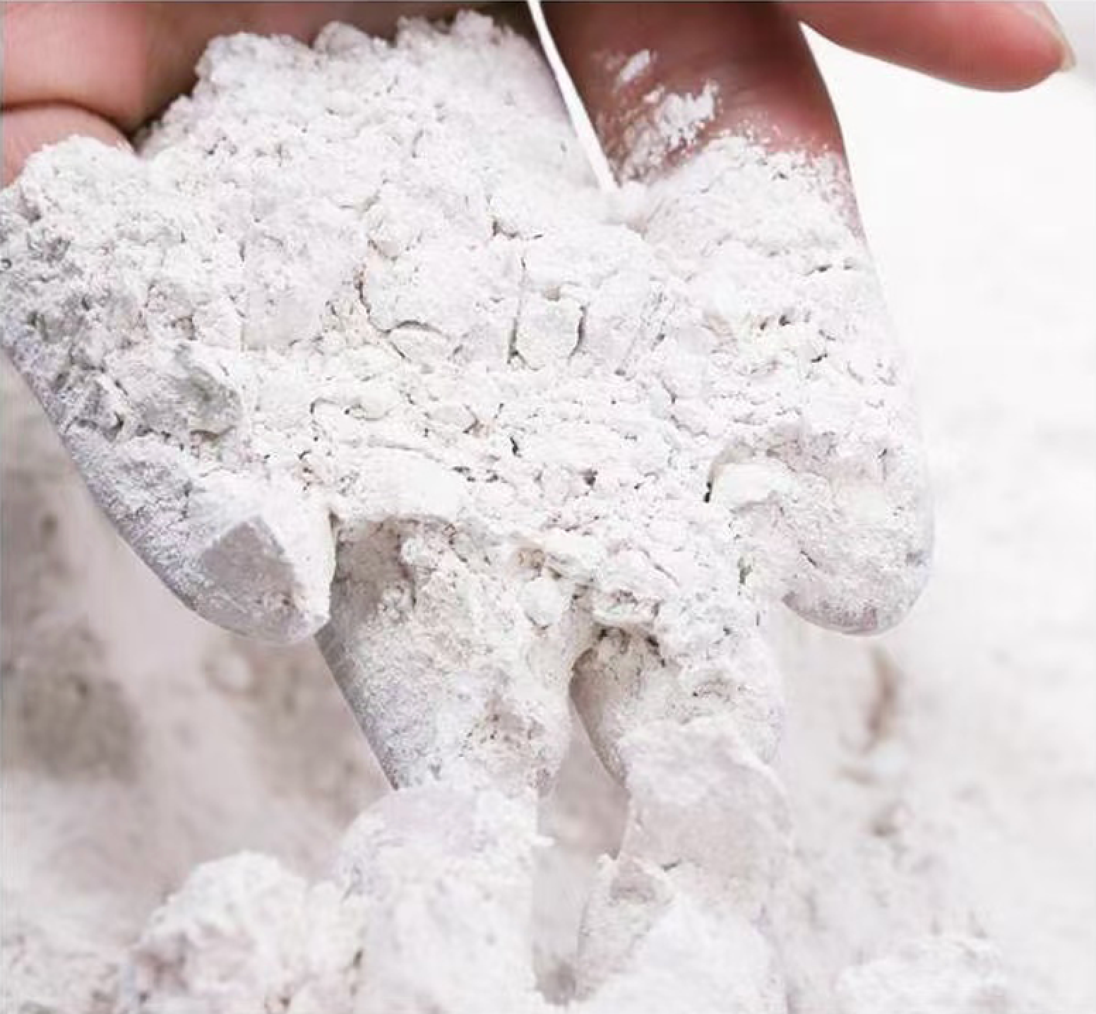 道路石灰改良土的本构模型发展与数值模拟应用